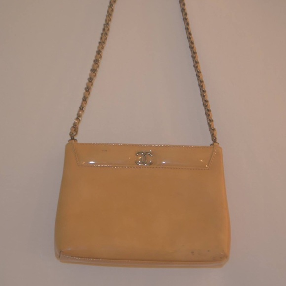 CHANEL Small Yellow Handbag Patent Leather - Picture 1 of 8